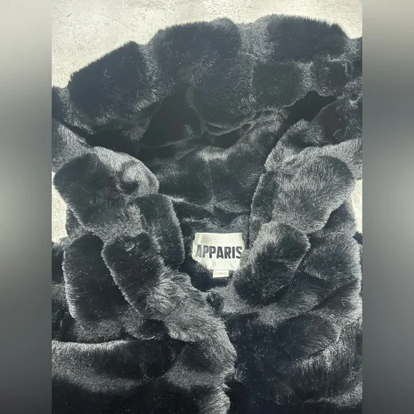 Women’s APPARIS Goldie Black Faux Fur Hooded Short Coat XS Chic Grunge Cozy - Picture 14 of 16